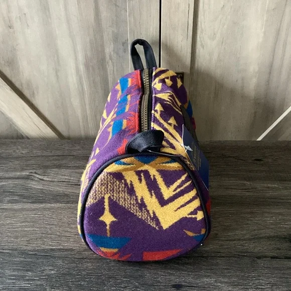 Pendleton Chevron Travel Echo Peaks Purple Crossbody Zipper Bag NWT - Picture 2 of 12